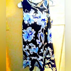Woman's dress size 14